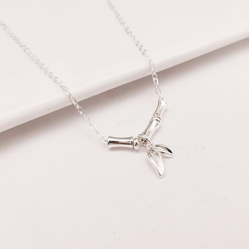 Bamboo Charm Women s Necklace - Elegant and Versatile Clavicle Chain with a Unique Pendant Design
Bamboo Charm Women s Necklace - Elegant and Versatile Clavicle Chain with a Unique Pendant Design