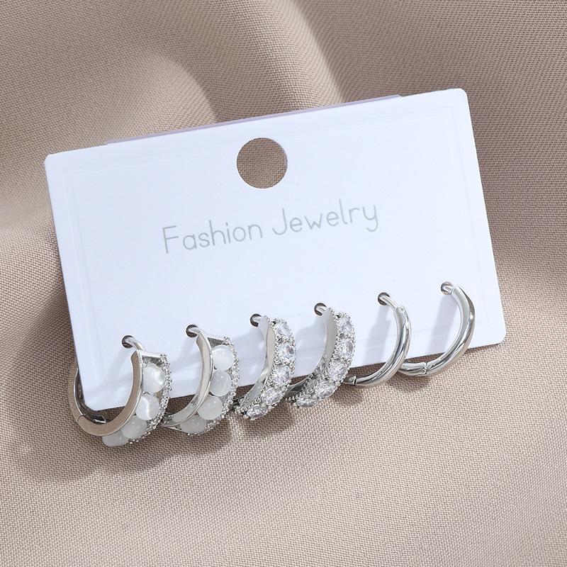 Корейские каффы в форме буквы C 2023 года: Простой, Универсальный Дизайн с Тремя Парами Серёг
Корейские каффы в форме буквы C 2023 года: Простой, Универсальный Дизайн с Тремя Парами Серёг