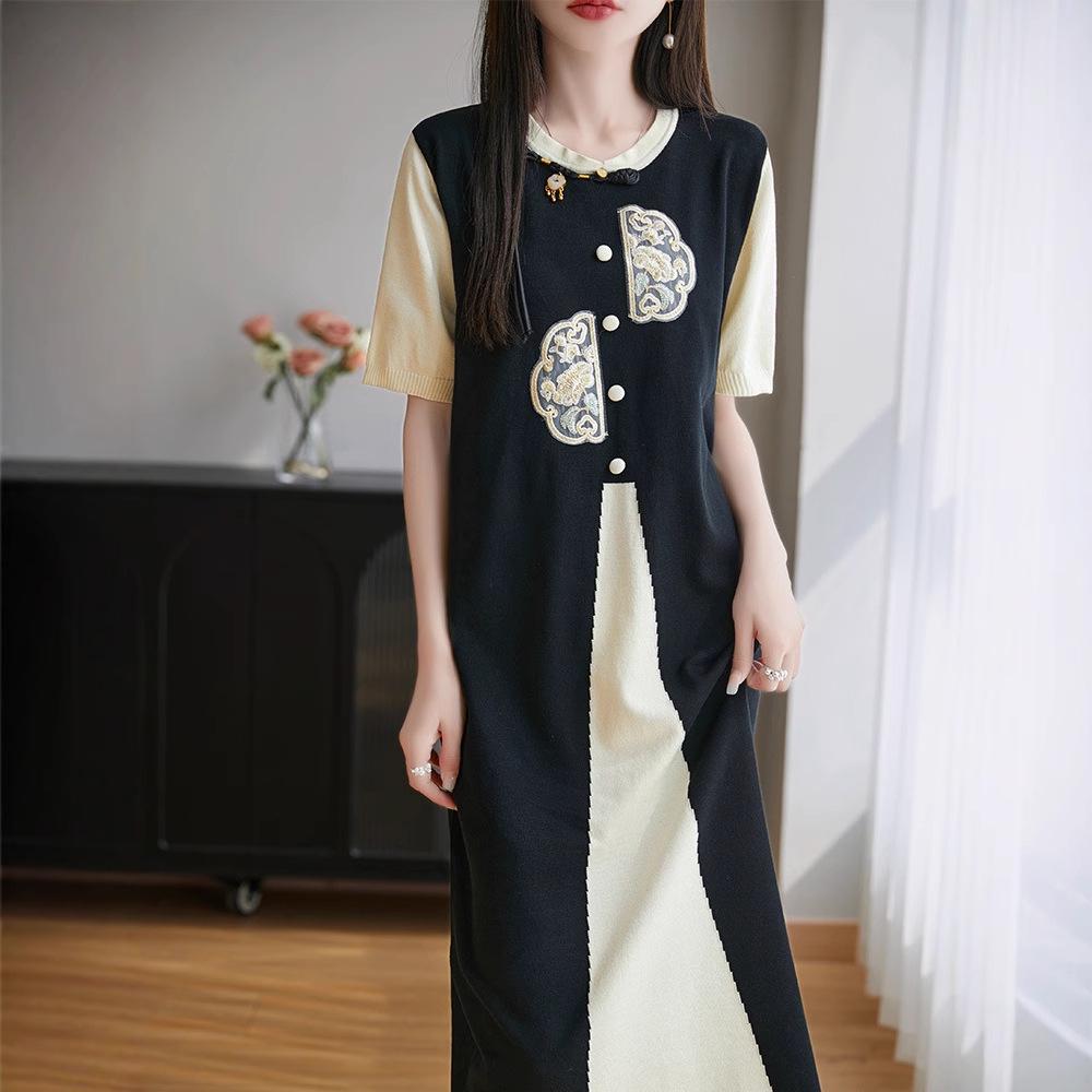 Women s Short Sleeve Round Neck Chinese Style Embroidered Knitted Dress - Spring/Summer XL for 125-145 lbs
Women s Short Sleeve Round Neck Chinese Style Embroidered Knitted Dress - Spring/Summer XL for 125-145 lbs