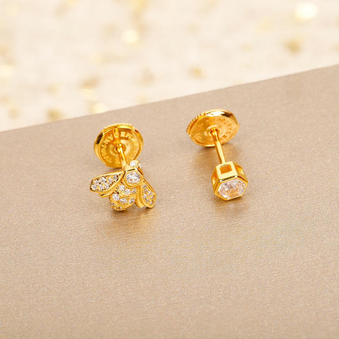 Новый Горячий Бренд Винтажные Серьги с Пчелами для Женщин Подарок Роскошные Ювелирные Изделия Модный Дизайнер Серьги-Капли Чистое Серебро 925 Пробы Вечерние Серьги-Пуссеты
Новый Горячий Бренд Винтажные Серьги с Пчелами для Женщин Подарок Роскошные Ювелирные Изделия Модный Дизайнер Серьги-Капли Чистое Серебро 925 Пробы Вечерние Серьги-Пуссеты