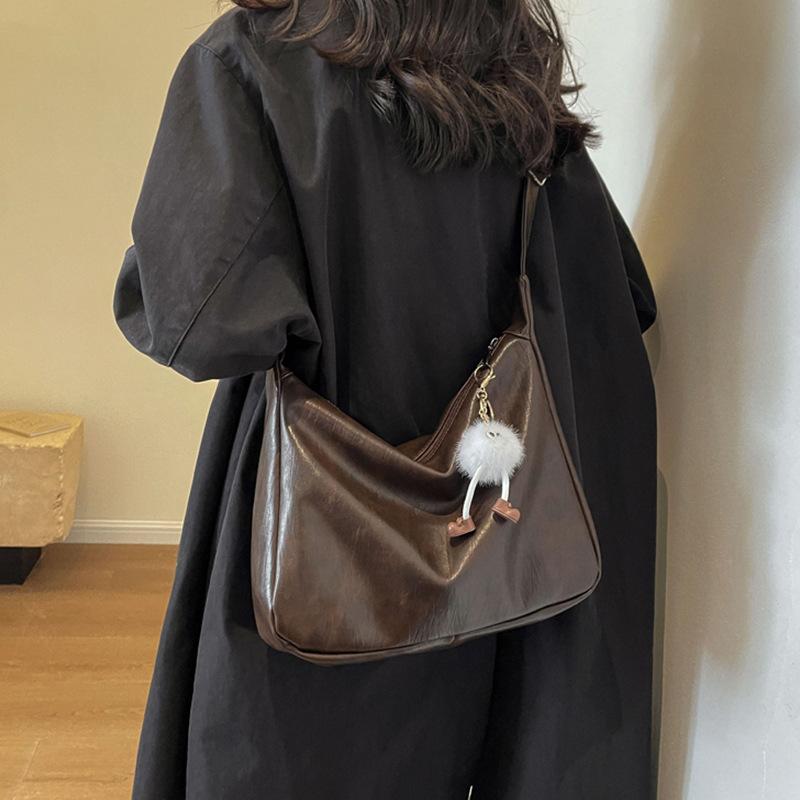 Bags Women s new messenger bags Large capacity shoulder bags Fashion commuter tote women s bags
Bags Women s new messenger bags Large capacity shoulder bags Fashion commuter tote women s bags