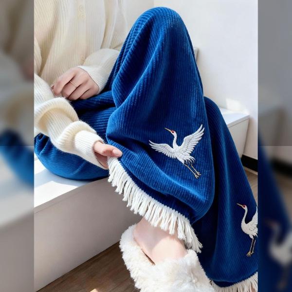 Chinese Embroidery Tassel Wide-Leg Pants for Women - 2025 Autumn/Winter Collection, New Design Loose Straight-Leg Petite Pants Extra Large темно-синього кольору
Chinese Embroidery Tassel Wide-Leg Pants for Women - 2025 Autumn/Winter Collection, New Design Loose Straight-Leg Petite Pants Extra Large темно-синього кольору