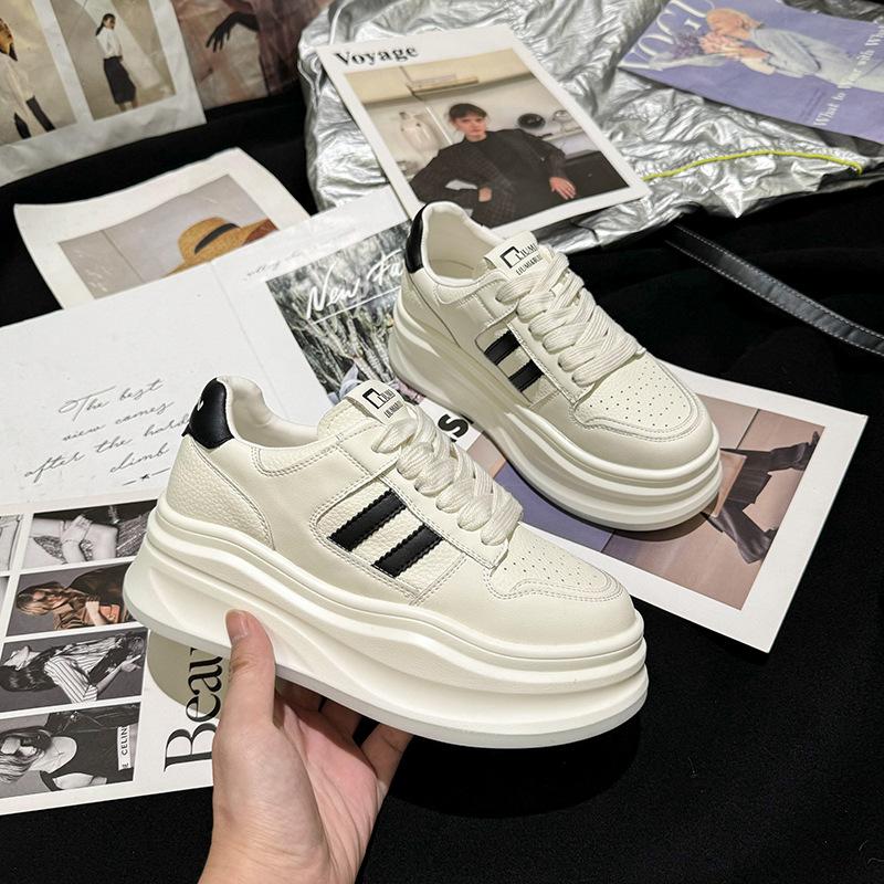 Платформні кросівки студентські мафіни маленькі білі туфлі жіночі 2025 осінь нові маленькі універсальні платформні повсякденні кеди 40
Платформні кросівки студентські мафіни маленькі білі туфлі жіночі 2025 осінь нові маленькі універсальні платформні повсякденні кеди 40