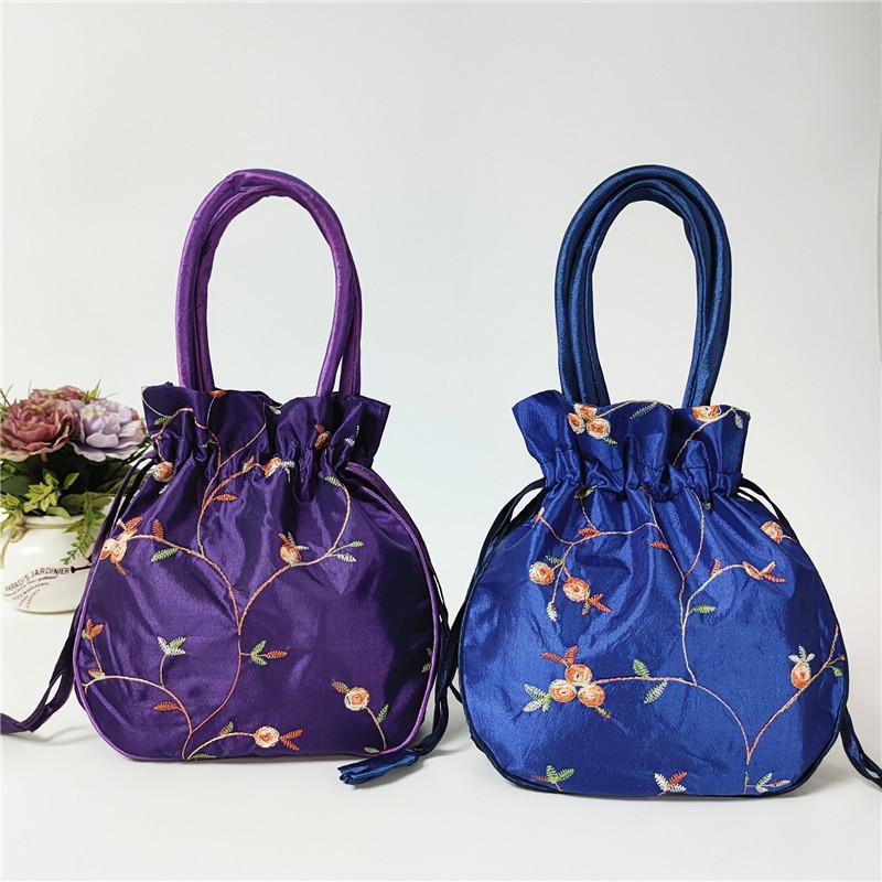 Retro Embroidered Silk Drawstring Bags Flower Storage Bags Women s Bags Casual Wallets Cosmetic Bag
Retro Embroidered Silk Drawstring Bags Flower Storage Bags Women s Bags Casual Wallets Cosmetic Bag