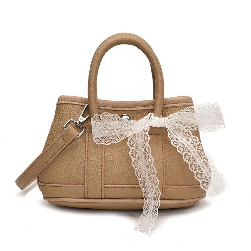 Корейская мода простой повседневный стиль портативная сумка-ведро женственность высокое чувство для работы универсальная однотонная сумка-мессенджер
Корейская мода простой повседневный стиль портативная сумка-ведро женственность высокое чувство для работы универсальная однотонная сумка-мессенджер