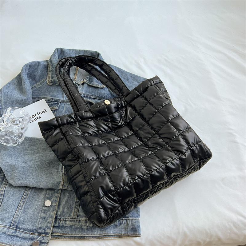 Autumn space cotton bag, new Korean version of European and American style women s bag, large capacity single shoulder oblique span bag, tote bag чёрный
Autumn space cotton bag, new Korean version of European and American style women s bag, large capacity single shoulder oblique span bag, tote bag чёрный