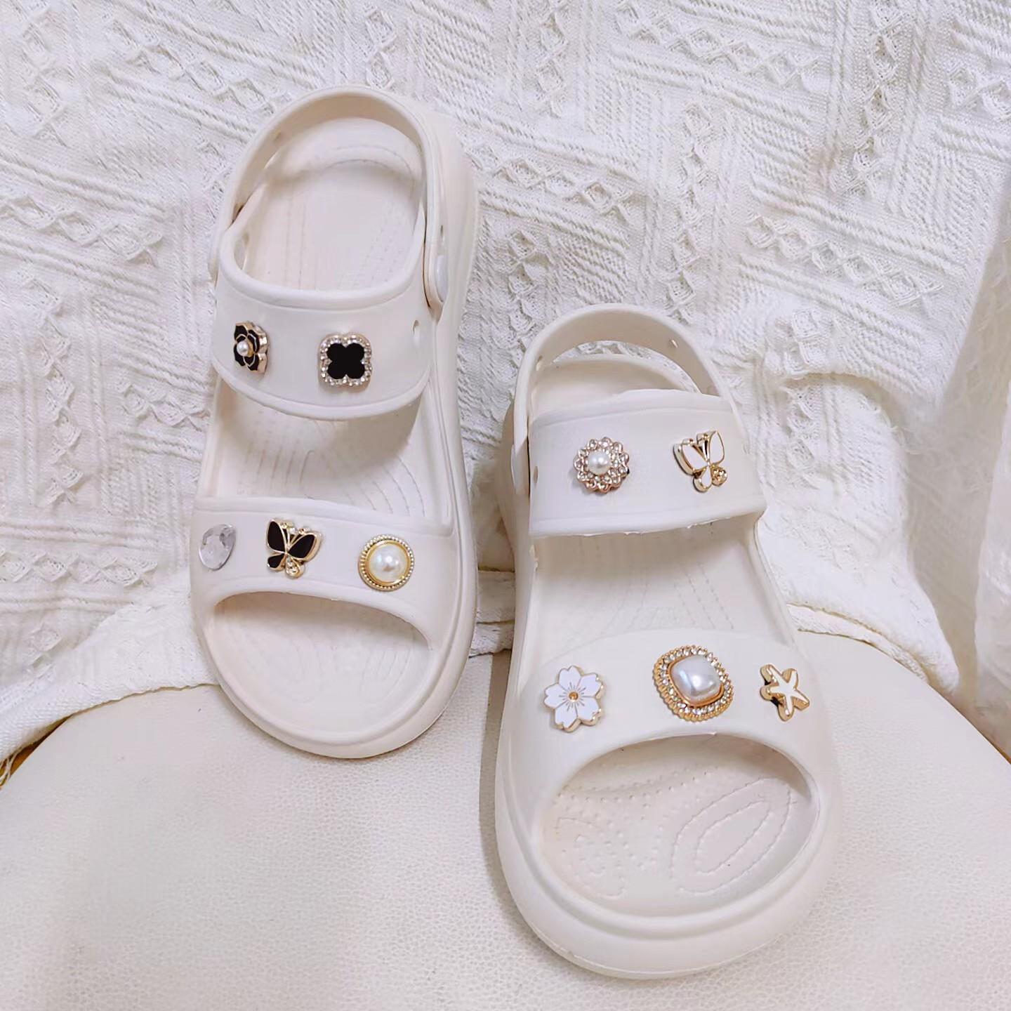 New rhinestone butterfly pearl buckle DIY decorative women s shoes slippers hole shoes sandals 40/41
New rhinestone butterfly pearl buckle DIY decorative women s shoes slippers hole shoes sandals 40/41