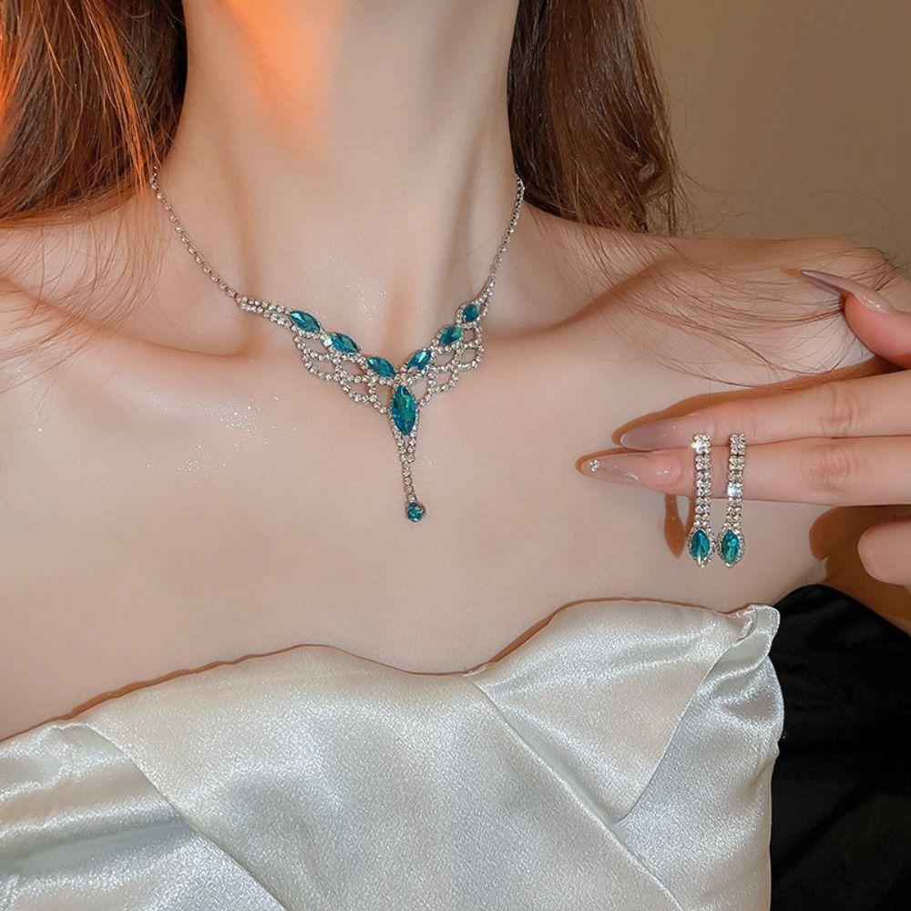 2 Pc/Se V-Shaped Tassel Earrings Rhinestones Necklace High-End Collarbone Chain Birthday Gift
2 Pc/Se V-Shaped Tassel Earrings Rhinestones Necklace High-End Collarbone Chain Birthday Gift