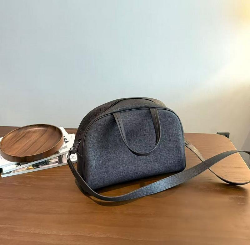2026 New Genuine Leather Women s Bag Top Layer Cowhide Bowling Ball Large Capacity Commuting Boston Casual Single Shoulder Approximately 33 24 15CM without decoration ебеновий
2026 New Genuine Leather Women s Bag Top Layer Cowhide Bowling Ball Large Capacity Commuting Boston Casual Single Shoulder Approximately 33 24 15CM without decoration ебеновий