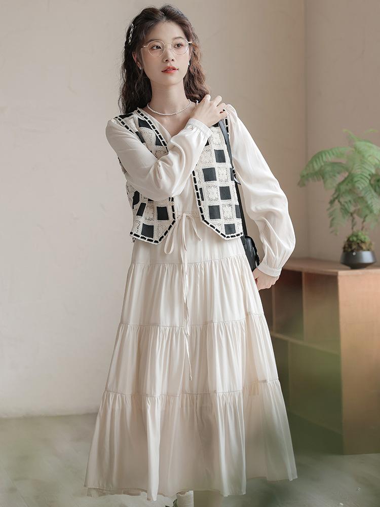 Women s Spring Korean-Style Two-Piece Long Dress with French Design Collar and Letter Detail M
Women s Spring Korean-Style Two-Piece Long Dress with French Design Collar and Letter Detail M