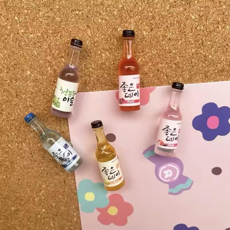 3D Resin Liquor Bottle Thumbtacks - Decorative Pushpins for Cork Board 10 pieces/box
3D Resin Liquor Bottle Thumbtacks - Decorative Pushpins for Cork Board 10 pieces/box