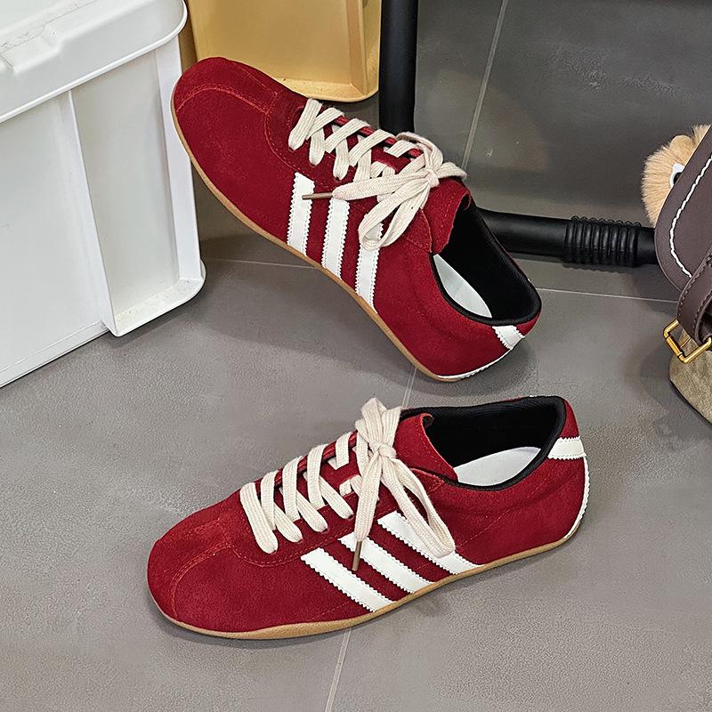Женские ретро кожаные кроссовки на шнуровке в немецком стиле Осень 2025 - Мягкая подошва, Круглый носок, Универсальные повседневные кроссовки 35 красный
Женские ретро кожаные кроссовки на шнуровке в немецком стиле Осень 2025 - Мягкая подошва, Круглый носок, Универсальные повседневные кроссовки 35 красный