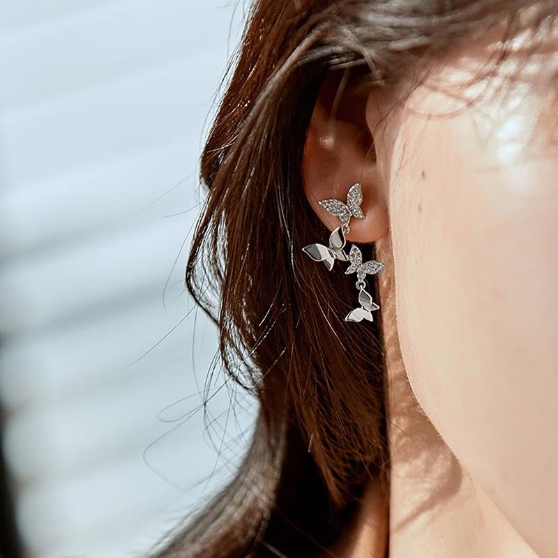 niche design with fresh patchwork butterfly earrings for women, elegant, trendy, high-end temperament, and beautiful accessories
niche design with fresh patchwork butterfly earrings for women, elegant, trendy, high-end temperament, and beautiful accessories