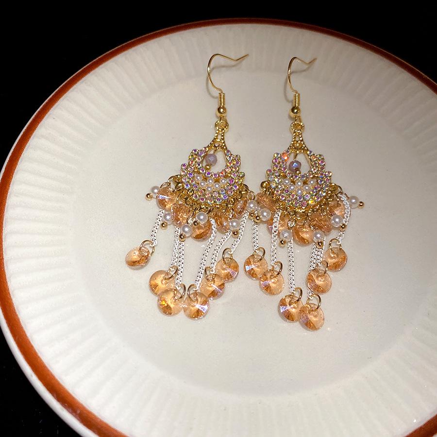 Bohemian diamond-set pearl glass fringed ear hook retro ethnic style temperament earrings light luxury high-end earrings
Bohemian diamond-set pearl glass fringed ear hook retro ethnic style temperament earrings light luxury high-end earrings