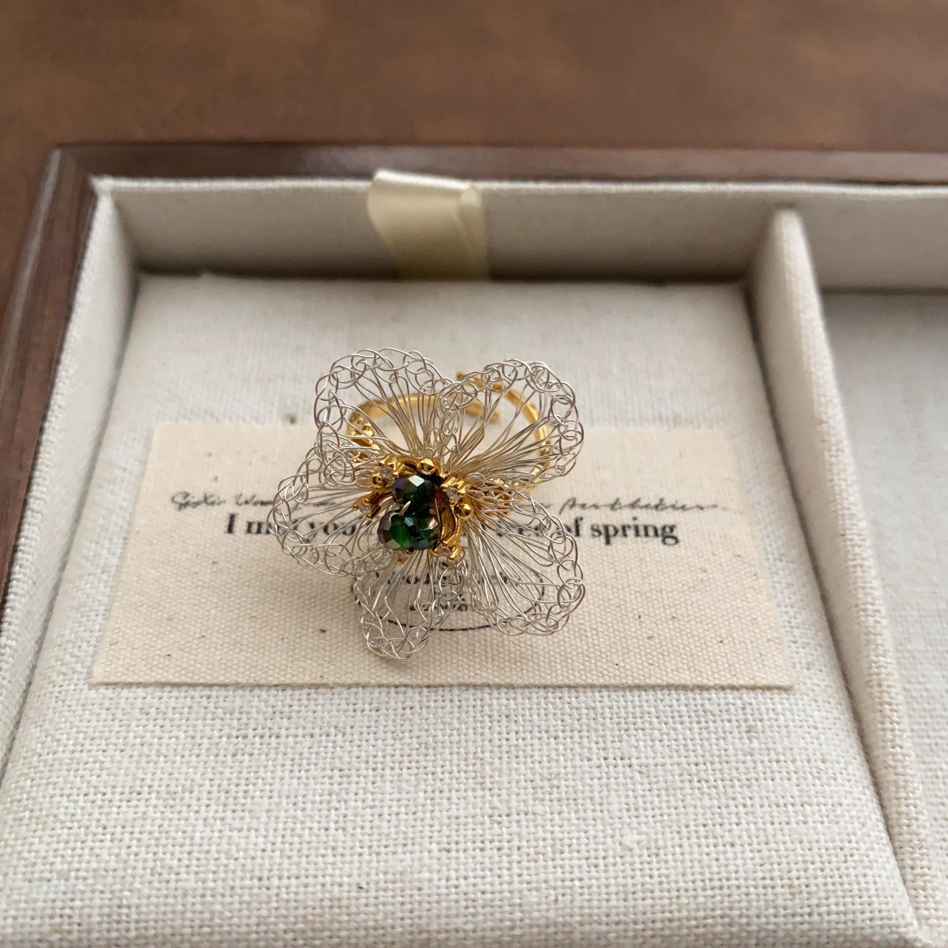 Handmade inspiration series artistic flower ring temperament elegant ring opening adjustable exquisite beautiful hand jewelry
Handmade inspiration series artistic flower ring temperament elegant ring opening adjustable exquisite beautiful hand jewelry