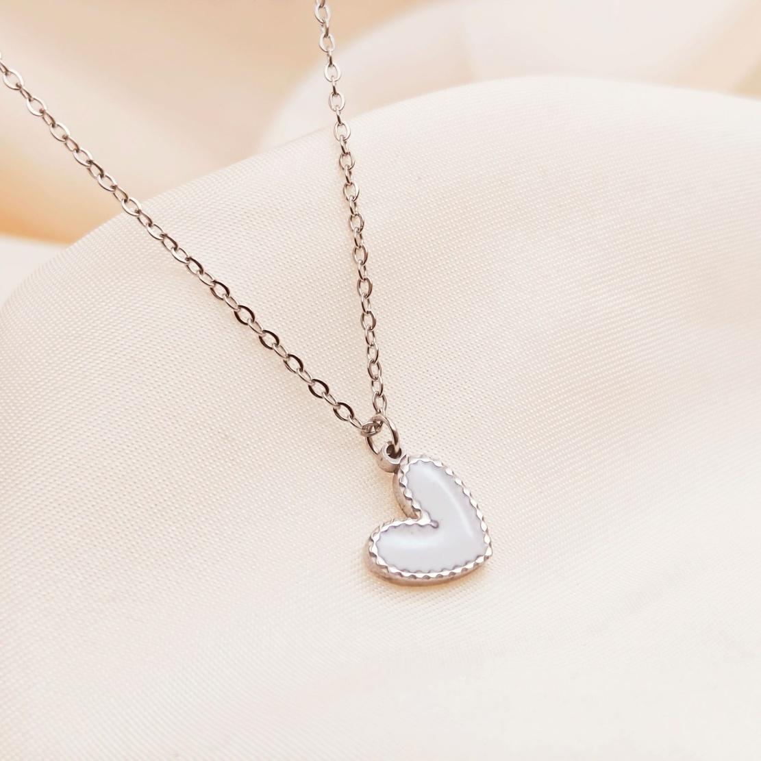 Enamel White Black Heart Pendant Necklace for Women Romantic Stainless Steel Gold Color Chain Choker Fashion Minimalist Zircon 40-45 cm
Enamel White Black Heart Pendant Necklace for Women Romantic Stainless Steel Gold Color Chain Choker Fashion Minimalist Zircon 40-45 cm