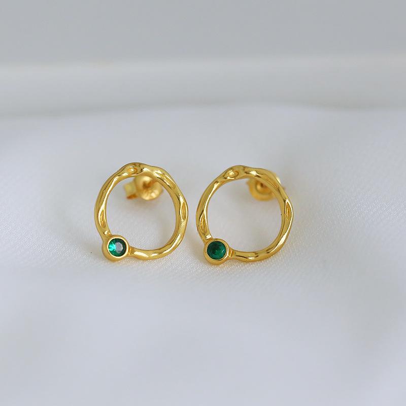 Gold-Plated S925 Sterling Silver Emerald Zircon Stud Earrings: Retro Fashion for Women 925 Silver
Gold-Plated S925 Sterling Silver Emerald Zircon Stud Earrings: Retro Fashion for Women 925 Silver