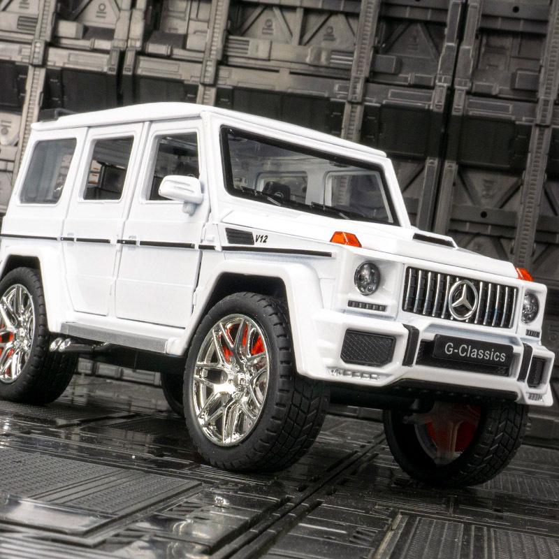 Jinlifang Mercedes-Benz G63 Металлическая модель внедорожника: Игрушка-симулятор звука и света, украшение для автомобиля. белый
Jinlifang Mercedes-Benz G63 Металлическая модель внедорожника: Игрушка-симулятор звука и света, украшение для автомобиля. белый