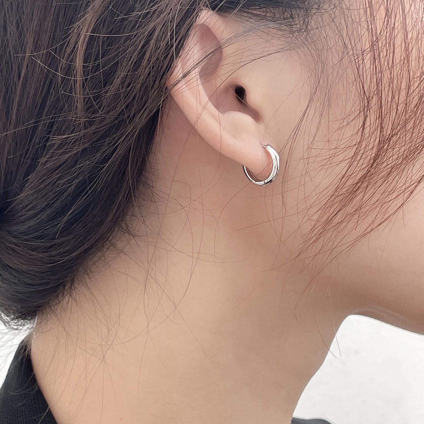 Yinruitai S925 Sterling Silver Minimalist Circle Earrings, Women s Trendy High-End Korean Style, 2022. Yellow with Nano Anti-Oxidation
Yinruitai S925 Sterling Silver Minimalist Circle Earrings, Women s Trendy High-End Korean Style, 2022. Yellow with Nano Anti-Oxidation