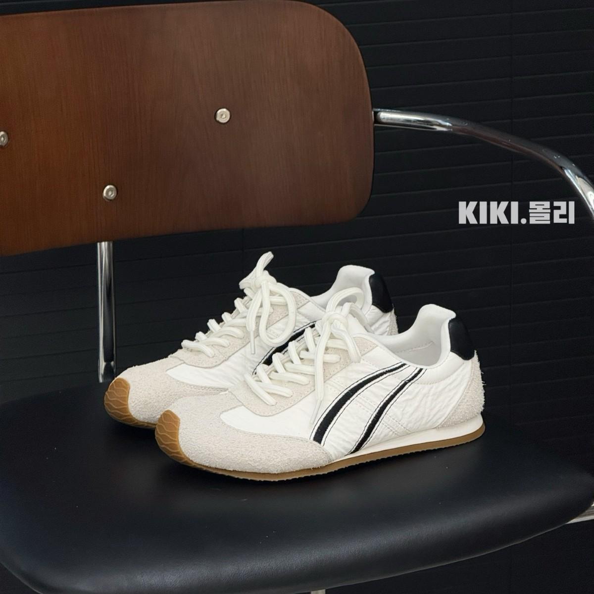 Women s early spring new color matching versatile sports shoes flat bottom light casual board shoes 35 білий
Women s early spring new color matching versatile sports shoes flat bottom light casual board shoes 35 білий
