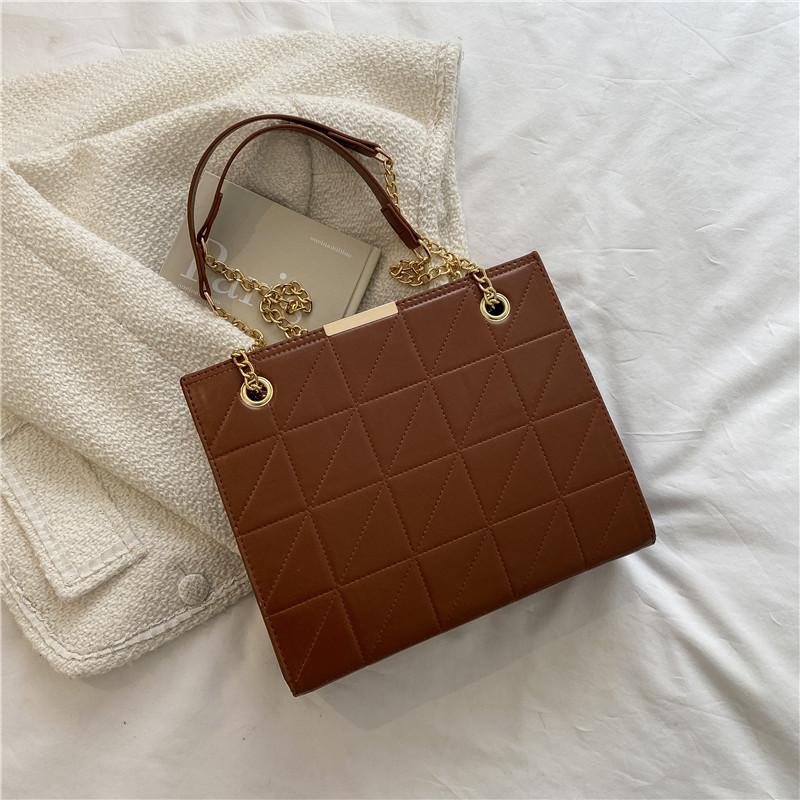 Осіння діамантова велика сумка 2024 року, нова модна інтернет-сумка-месенджер знаменитостей, універсальна сумка-месенджер з ланцюгом та великою місткістю через плече для жінок коричневий
Осіння діамантова велика сумка 2024 року, нова модна інтернет-сумка-месенджер знаменитостей, універсальна сумка-месенджер з ланцюгом та великою місткістю через плече для жінок коричневий