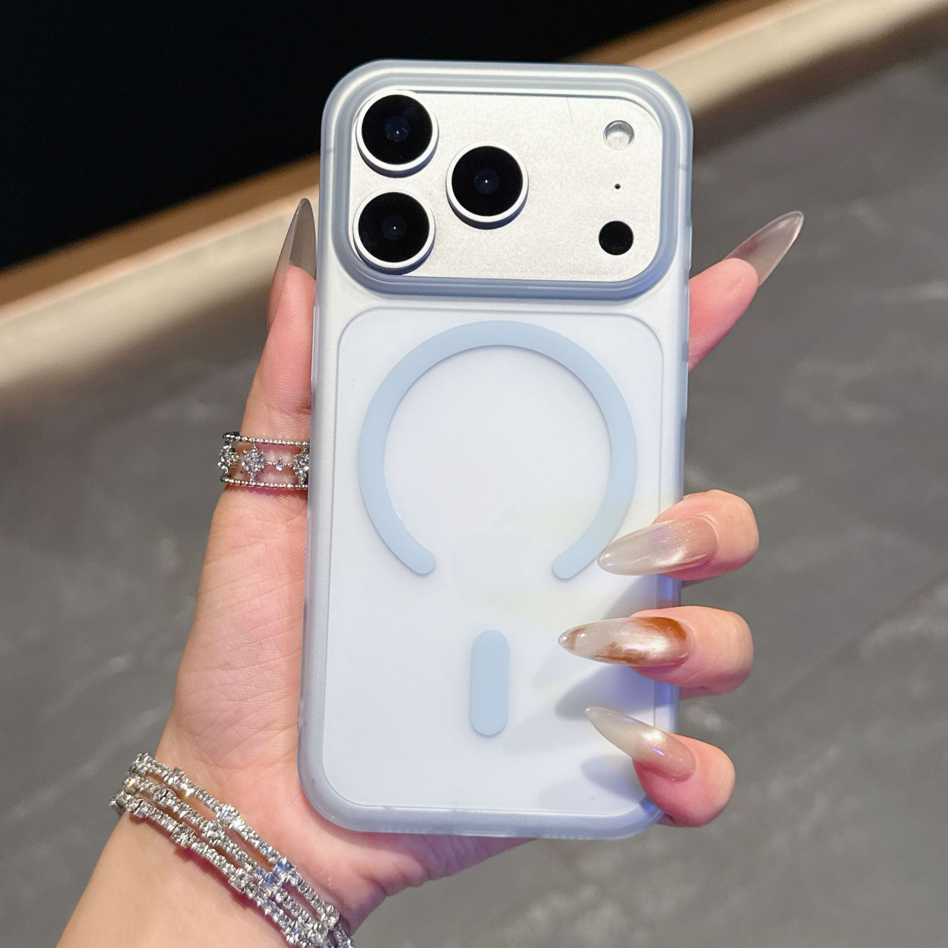 iPhone17PROMAX ice mist skin magnetic mobile phone case is suitable for Apple 16 large hole anti-drop protective case. iPhone 11 PROMAX
iPhone17PROMAX ice mist skin magnetic mobile phone case is suitable for Apple 16 large hole anti-drop protective case. iPhone 11 PROMAX