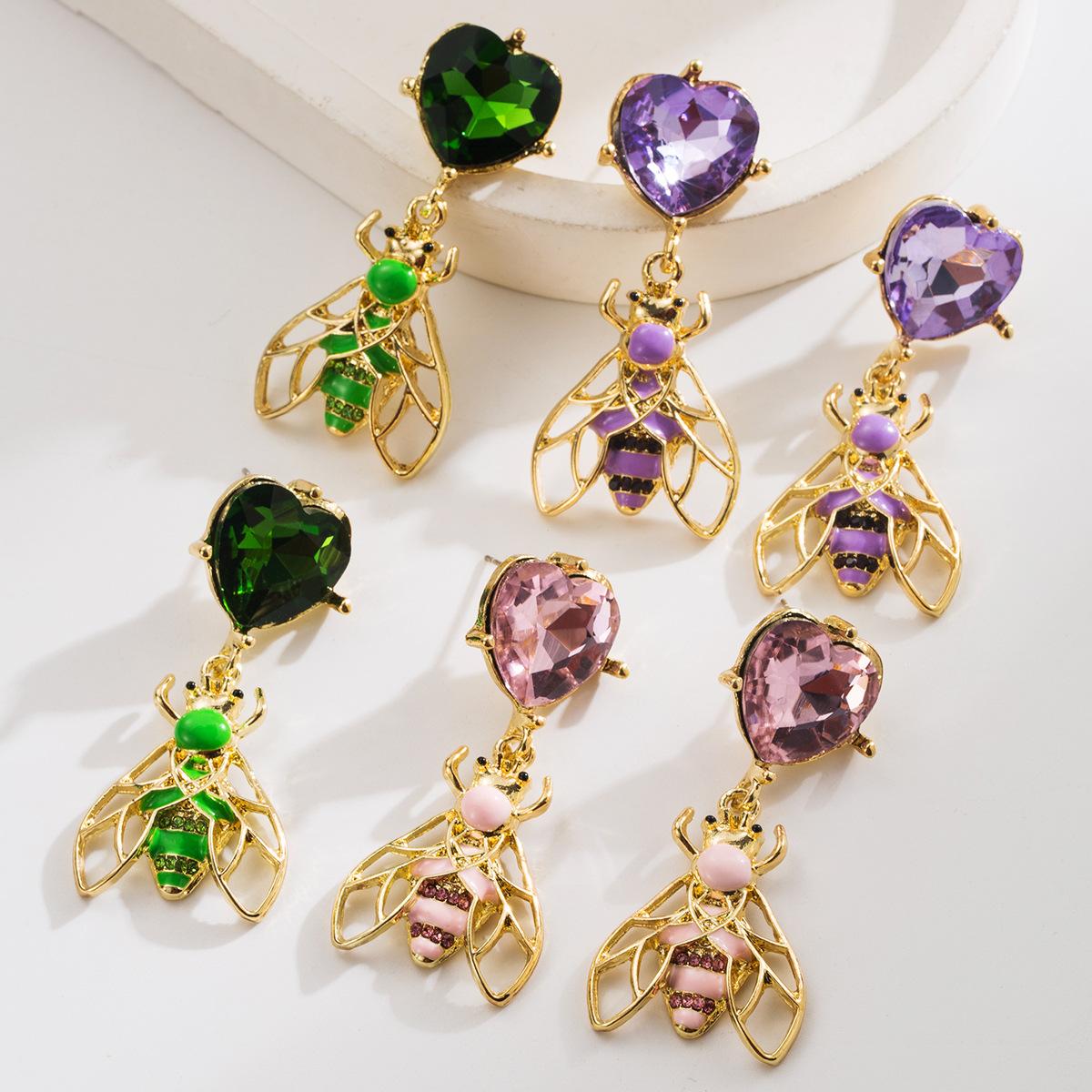 Інс Стиль Європейський та Американський Тренд Ретро Особистість Сережки-Серця з Комахами для Жінок зі Стразами Сплав Універсальні Сережки-Пусети фіолетовий
Інс Стиль Європейський та Американський Тренд Ретро Особистість Сережки-Серця з Комахами для Жінок зі Стразами Сплав Універсальні Сережки-Пусети фіолетовий