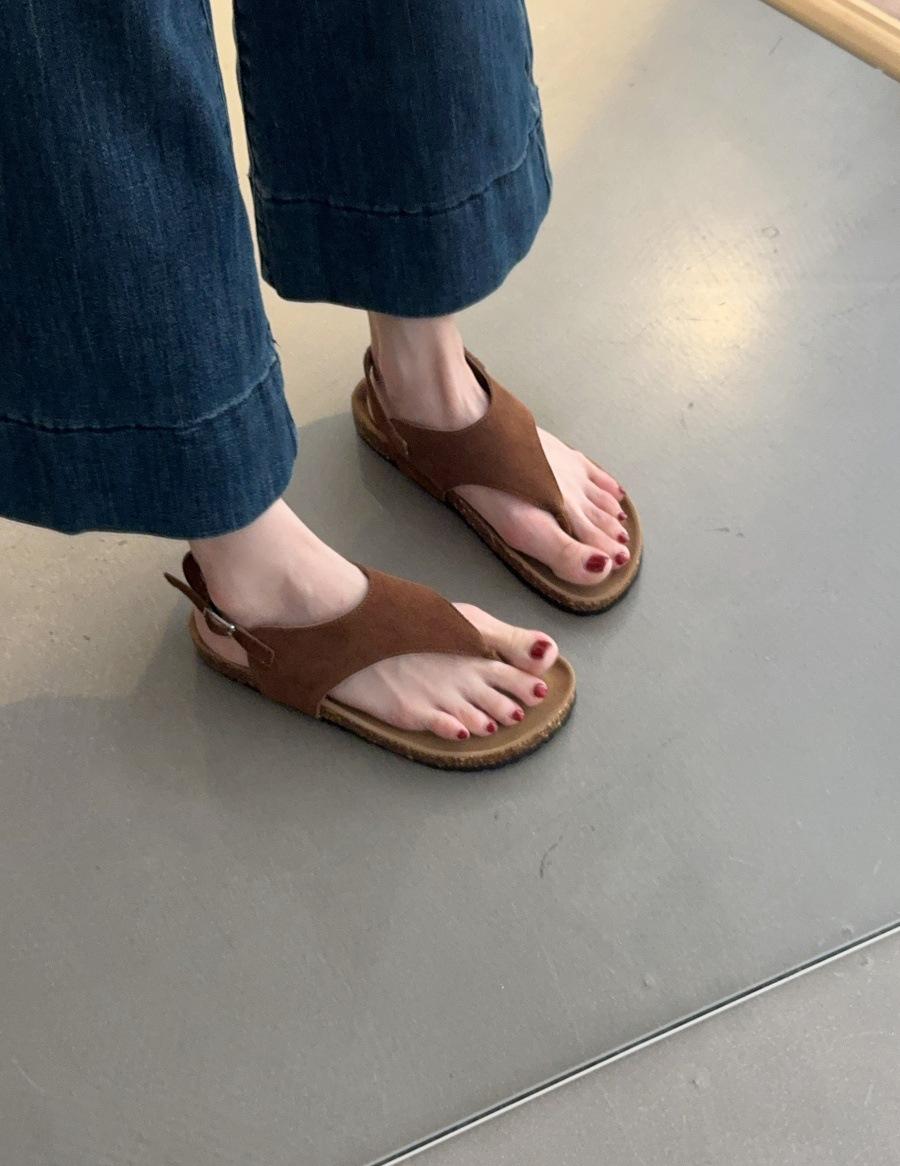 Fashion temperament herringbone sandals women s 2025 summer retro vacation comfortable flat-bottomed niche thick-soled sandals 39 коричневый
Fashion temperament herringbone sandals women s 2025 summer retro vacation comfortable flat-bottomed niche thick-soled sandals 39 коричневый