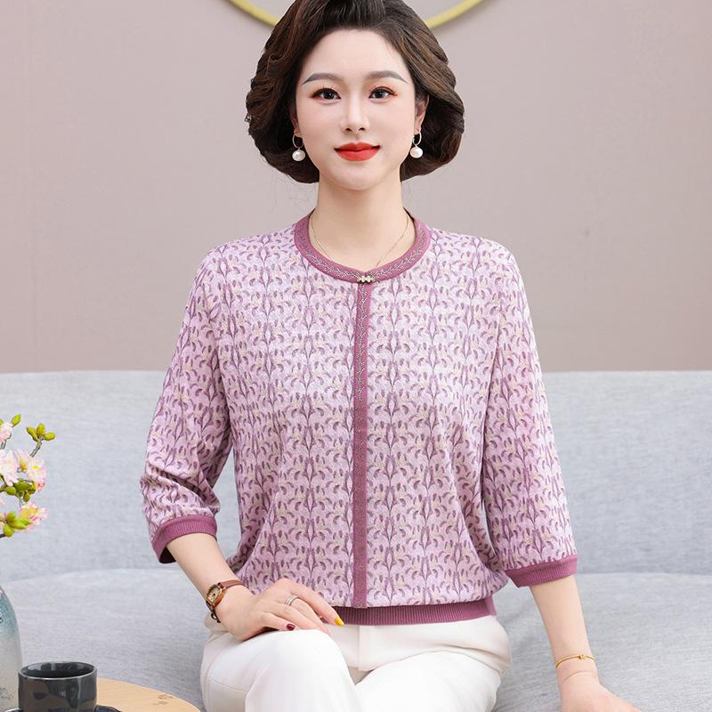 Versatile Floral Ice Silk T-Shirt for Middle-aged and Elderly Mothers, Round Neck, Three-quarter Sleeves, Loose Fit. 2XL (110-120 lbs recommended) фиолетовый
Versatile Floral Ice Silk T-Shirt for Middle-aged and Elderly Mothers, Round Neck, Three-quarter Sleeves, Loose Fit. 2XL (110-120 lbs recommended) фиолетовый