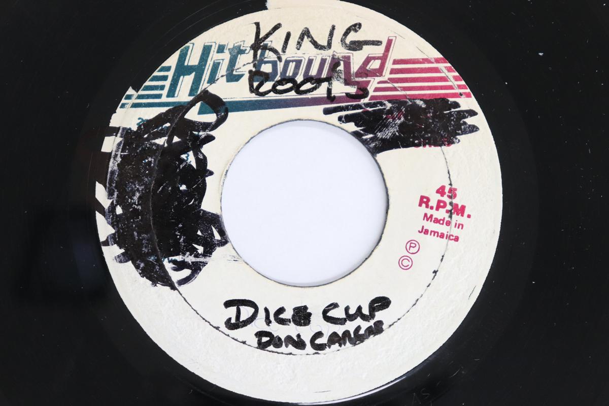 7-дюймовая пластинка DON CARLOS - Dice Cup none Hit Bound 1982 Ямайка Регги, Ска и Даб Б/У
7-дюймовая пластинка DON CARLOS - Dice Cup none Hit Bound 1982 Ямайка Регги, Ска и Даб Б/У