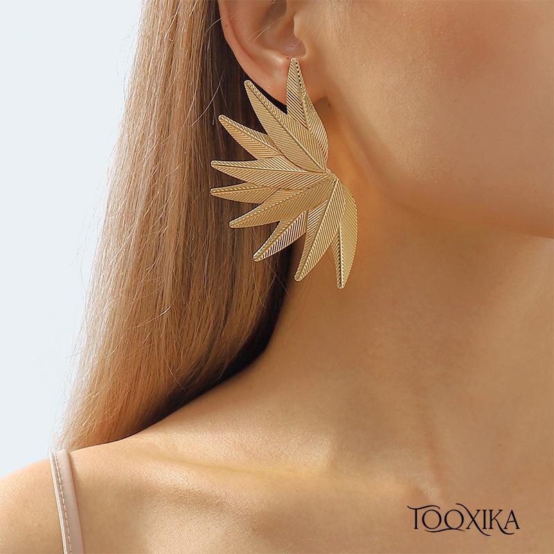 Tooxika European And American Personality Exaggerated Leaf Stitching Earrings Retro Metallic Temperament Fashion Geometric Earrings For Women