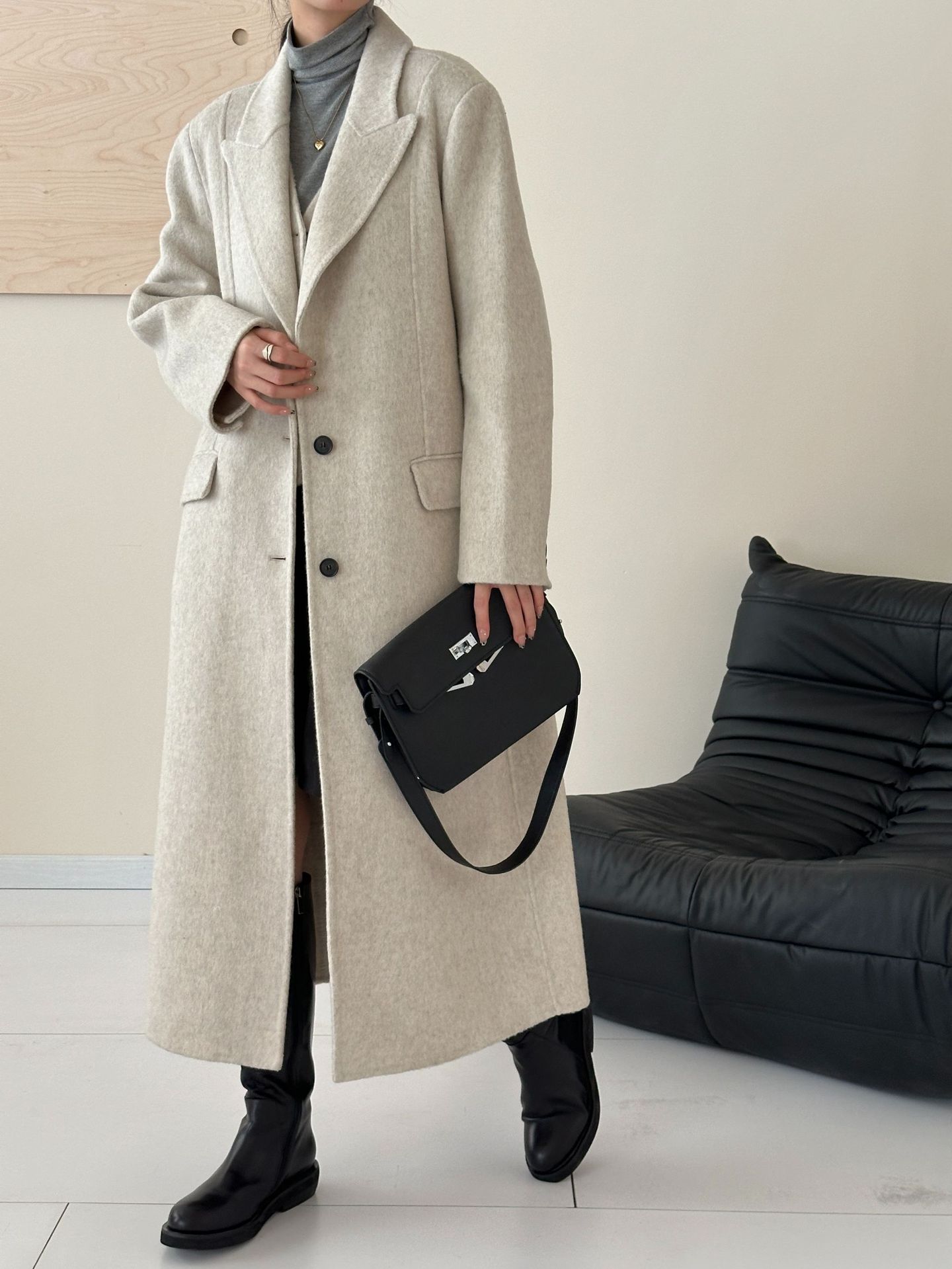 Однотонное пальто-пиджак из шерсти с двухсторонней отделкой, с воротником-обманкой, однобортное, с несколькими пряжками, удлиненное, женское, теплое, для осени и зимы M
Однотонное пальто-пиджак из шерсти с двухсторонней отделкой, с воротником-обманкой, однобортное, с несколькими пряжками, удлиненное, женское, теплое, для осени и зимы M