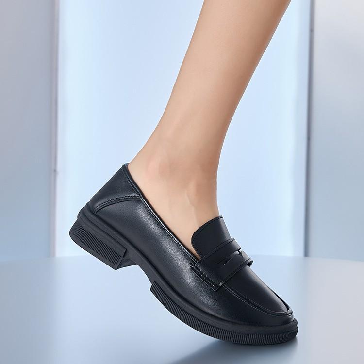 Women pedal small leather shoes with one foot, retro versatile style, light mouth, fashionable and simple, soft bottom and soft surface 41 бежевий
Women pedal small leather shoes with one foot, retro versatile style, light mouth, fashionable and simple, soft bottom and soft surface 41 бежевий