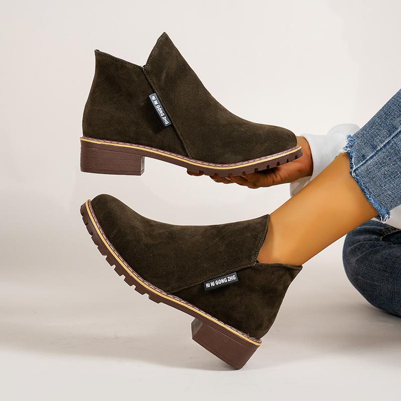 Women Boots Spring and Autumn Shallow Fashion Boots Lightweight Casual Outdoor Designer Boots Hot Breathable Shoes for Women 35 чёрный
Women Boots Spring and Autumn Shallow Fashion Boots Lightweight Casual Outdoor Designer Boots Hot Breathable Shoes for Women 35 чёрный