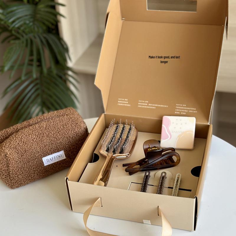 Flowing Gold Beauty Gift Set: Comb, Mirror, Clip & Makeup Bag
Flowing Gold Beauty Gift Set: Comb, Mirror, Clip & Makeup Bag