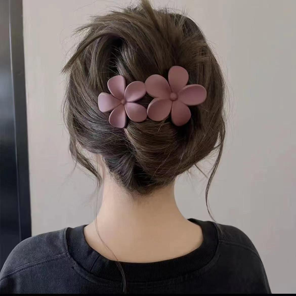2025 New Women s Frosted Flower Hair Clip - Large Duckbill Hair Accessories
2025 New Women s Frosted Flower Hair Clip - Large Duckbill Hair Accessories