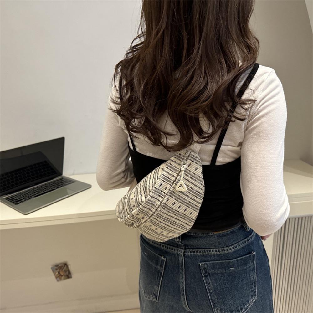Nylon Women Chest Bag Zipper Droplet Shaped Crossbody Bag Simple Sports Shoulder Bag Men/women
Nylon Women Chest Bag Zipper Droplet Shaped Crossbody Bag Simple Sports Shoulder Bag Men/women