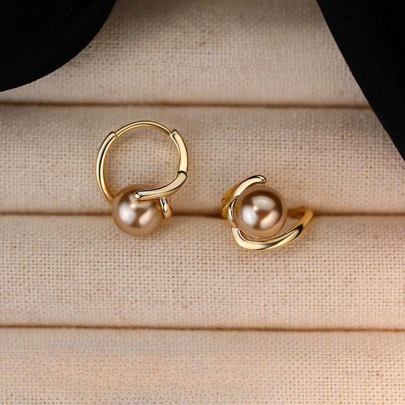 Geometric Stud Earrings for Women, A Niche Accessory with A Light Luxury and Sophisticated Appeal. Pearl Geometry шампанського
Geometric Stud Earrings for Women, A Niche Accessory with A Light Luxury and Sophisticated Appeal. Pearl Geometry шампанського