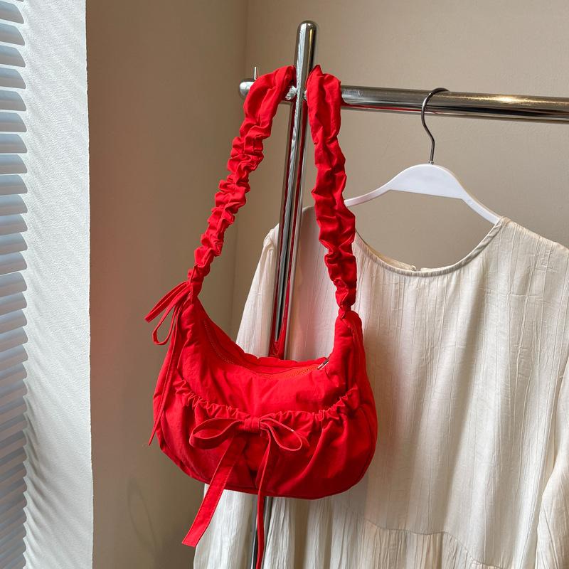 Lightweight nylon cloth bag women s 2024 new niche pleated shoulder underarm bag casual versatile dumpling bag messenger bag
Lightweight nylon cloth bag women s 2024 new niche pleated shoulder underarm bag casual versatile dumpling bag messenger bag