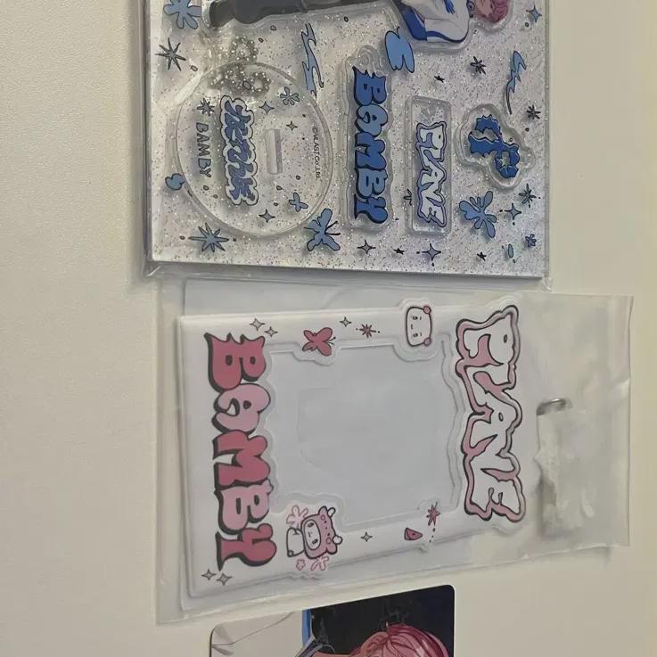 PLAVE Бэмби Какуренбо Поп-ап Магазин Пока Акриловый Держатель для Поки Альбом Альбом
PLAVE Бэмби Какуренбо Поп-ап Магазин Пока Акриловый Держатель для Поки Альбом Альбом