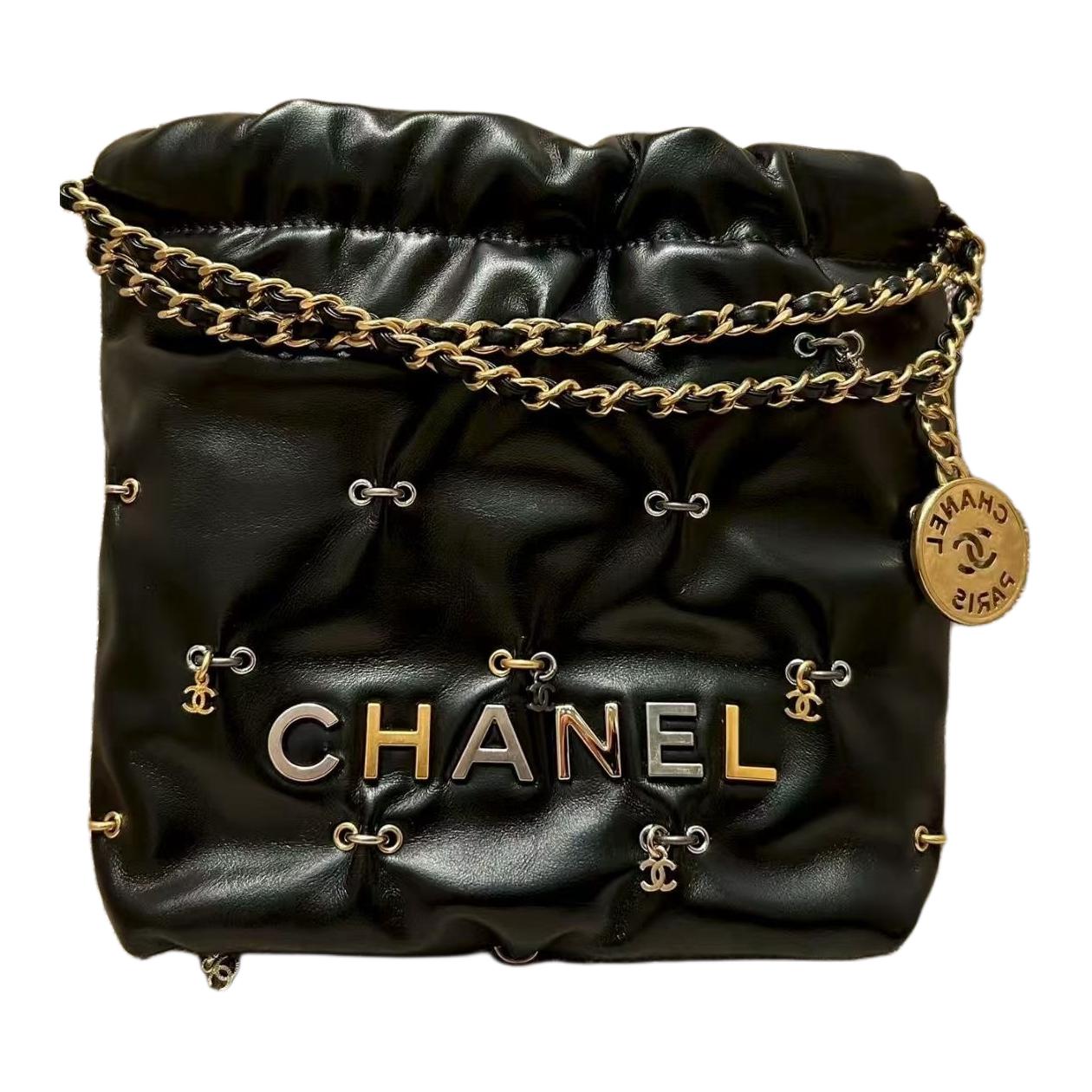 Chanel 24A 22Bag Міні-жіноча сумочка Чорна, Шкіра корови, Логотип-підвіска з кільцем-носом Золотого та Срібного кольору, Дизайн великими літерами Basic+Dust Bag чорний
Chanel 24A 22Bag Міні-жіноча сумочка Чорна, Шкіра корови, Логотип-підвіска з кільцем-носом Золотого та Срібного кольору, Дизайн великими літерами Basic+Dust Bag чорний