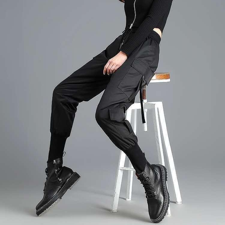 Жіночі чорні штани карго з флісовою підкладкою з високою посадкою - Стягуючі, на манжетах, великих розмірів, повсякденні спортивні, модні в стилі хіп-хоп для осені/зими. 4XL
Жіночі чорні штани карго з флісовою підкладкою з високою посадкою - Стягуючі, на манжетах, великих розмірів, повсякденні спортивні, модні в стилі хіп-хоп для осені/зими. 4XL