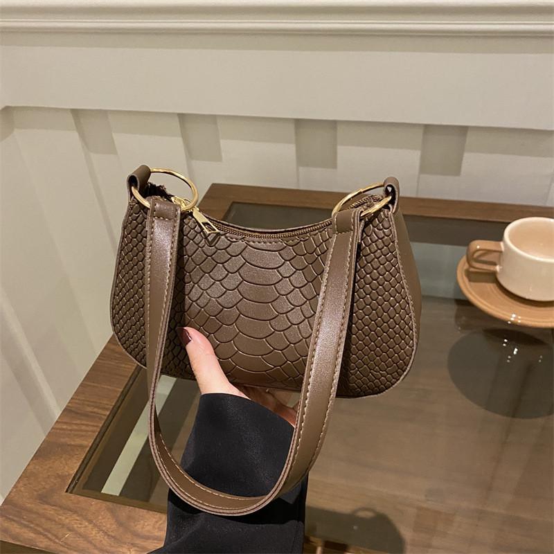 Urban Minimalist Chic Underarm Bag For Women Versatile Fall Fashion In Black Khaki Brown And White Colors коричневый
Urban Minimalist Chic Underarm Bag For Women Versatile Fall Fashion In Black Khaki Brown And White Colors коричневый