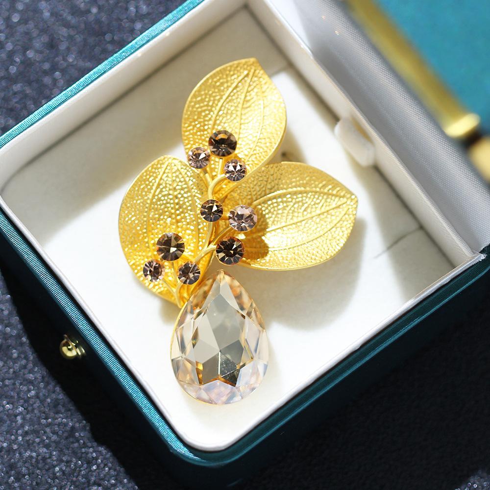 Элегантная Леди Изысканные Стразы Цветок Ювелирные Броши Мода Высококлассная Мода Женщины Девушки Блестящие Бутик Значки
Элегантная Леди Изысканные Стразы Цветок Ювелирные Броши Мода Высококлассная Мода Женщины Девушки Блестящие Бутик Значки