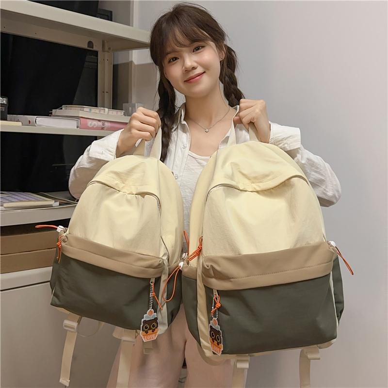Contrast Color Stitching Backpack Junior High School Students Lightweight Schoolbag Large Capacity Backpack Small армія зелений колір
Contrast Color Stitching Backpack Junior High School Students Lightweight Schoolbag Large Capacity Backpack Small армія зелений колір