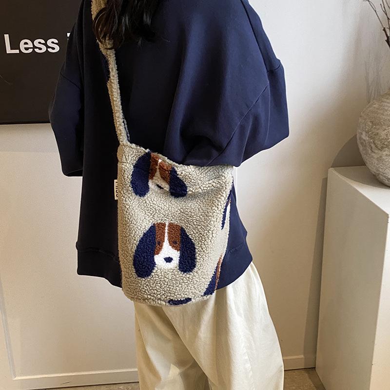 Сумка-ведро из плюша Season Lady Cute High Sense Niche Versatile Lamb Wool Oblique Cross
Сумка-ведро из плюша Season Lady Cute High Sense Niche Versatile Lamb Wool Oblique Cross