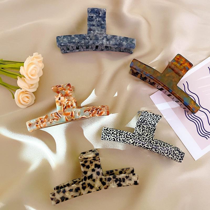 Korean Style Shark Hair Clip for Girls - Large Size, Enhances Hair Volume, Fashion Texture, One-Word Design
Korean Style Shark Hair Clip for Girls - Large Size, Enhances Hair Volume, Fashion Texture, One-Word Design