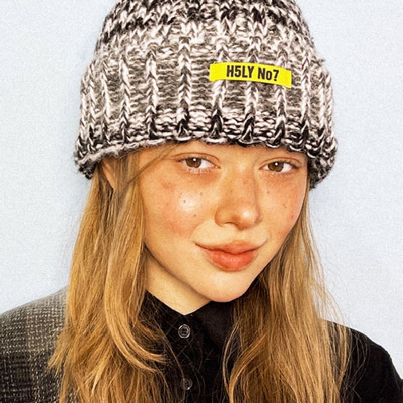 HOLY NUMBER 7 ALPACA SnoWMAN BEANIE_black & GREY FREE
HOLY NUMBER 7 ALPACA SnoWMAN BEANIE_black & GREY FREE