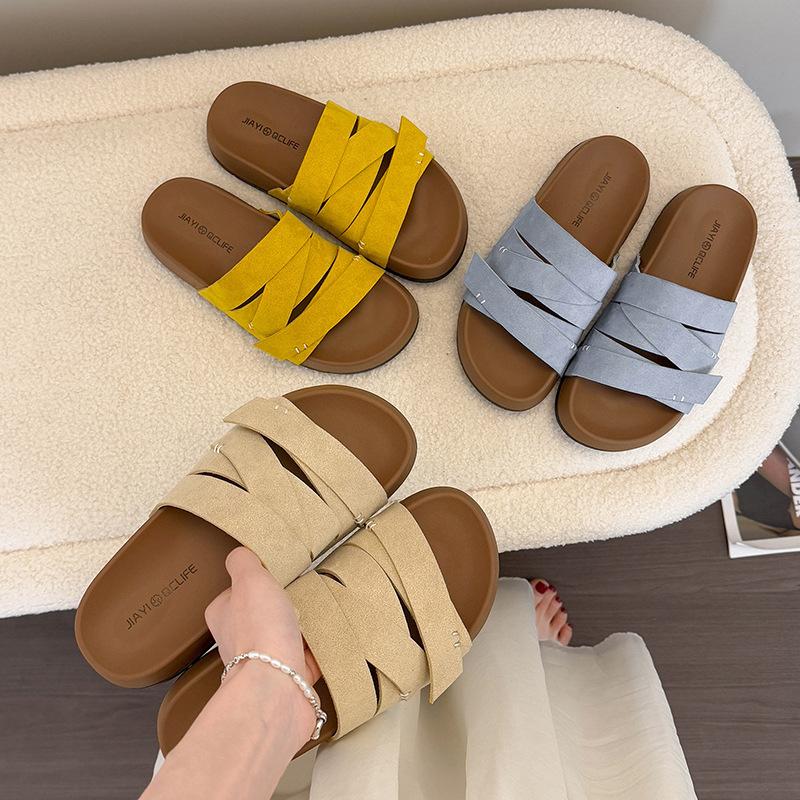 Thick bottom heightening outer slippers women s 2025 summer new high-end skirt non-slip breathable beach cool slippers 40
Thick bottom heightening outer slippers women s 2025 summer new high-end skirt non-slip breathable beach cool slippers 40