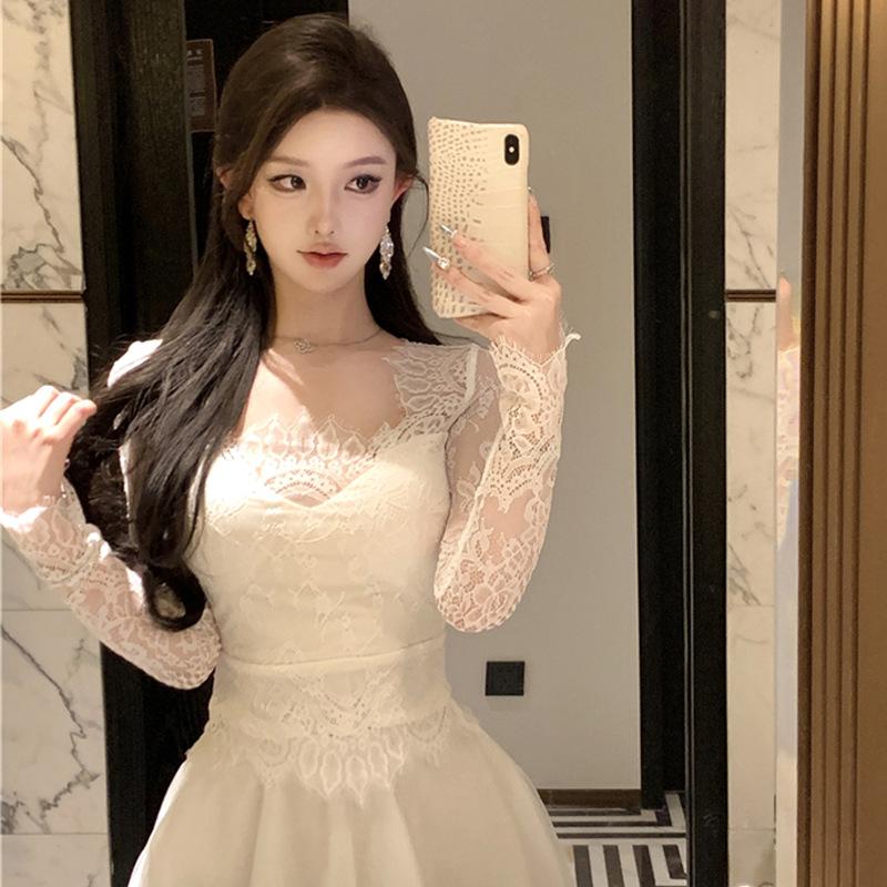 Комплект из французского кружева с длинными рукавами и сетчатой юбкой с высокой талией L
Комплект из французского кружева с длинными рукавами и сетчатой юбкой с высокой талией L